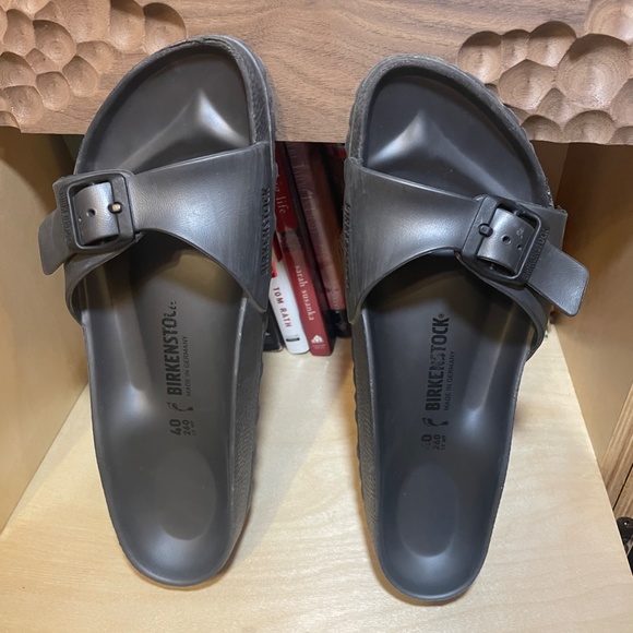 Birkenstock Shoes - Like New - Birkenstock Madrid Eva Size 40/W9 - Charcoal Silver with Black Buckle